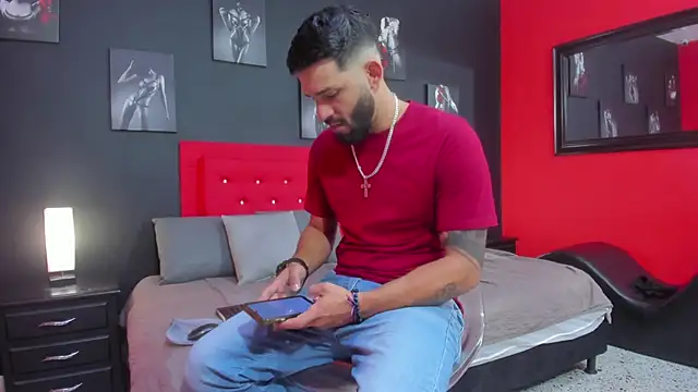 Snapshot of Thiagogomez chatting on October 17, 12:29 pm Thiagogomez online show from October 17, 12:29 pm