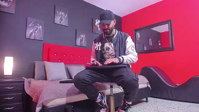 Thiagogomez online show from November 30, 12:28 pm