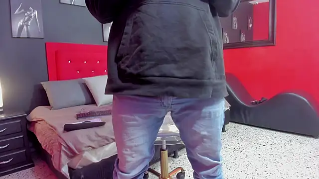 Snapshot of Thiagogomez chatting on October 18, 12:40 pm Thiagogomez online show from October 18, 12:40 pm