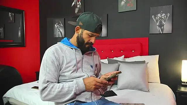 Snapshot of Thiagogomez chatting on March 22, 12:25 pm Thiagogomez online show from March 22, 12:25 pm