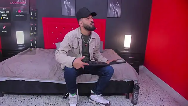 Thiagogomez online show from January 9, 12:45 pm