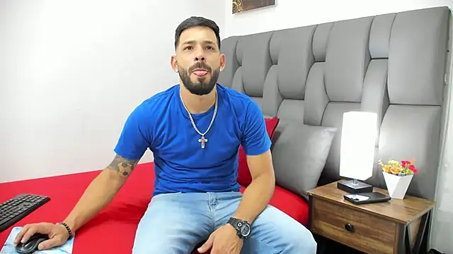 Thiagogomez online show from March 12, 7:07 pm