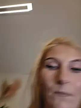 LessiaMia online show from July 4, 3:05 pm