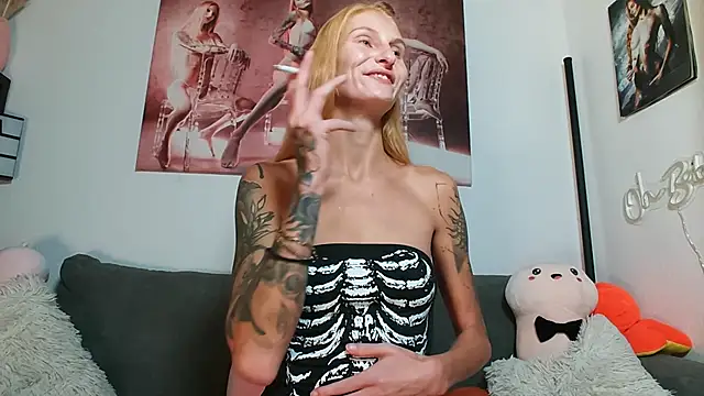 LessiaMia online show from October 18, 4:42 pm