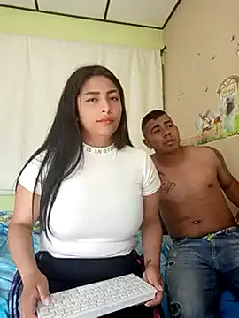 Snapshot of ViolettAndCandy chatting on December 12, 3:48 pm ViolettAndCandy online show from December 12, 3:48 pm