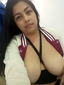 Snapshot of ViolettAndCandy chatting on February 20, 6:35 pm ViolettAndCandy online show from February 20, 6:35 pm