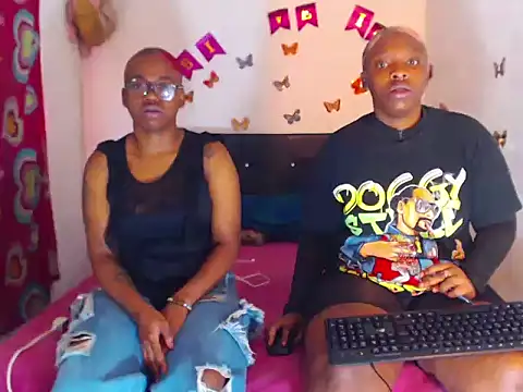 Snapshot of The_wickles_4443 chatting on November 18, 5:27 pm The wickles 4443 online show from November 18, 5:27 pm