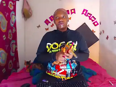 Snapshot of The_wickles_4443 chatting on November 19, 6:13 am The wickles 4443 online show from November 19, 6:13 am