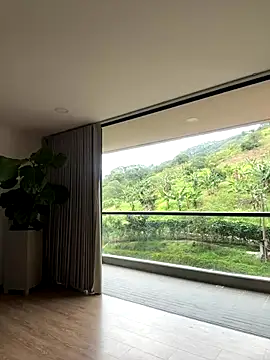 Snapshot of Helenbronwx chatting on September 14, 3:23 pm Helenbronwx online show from September 14, 3:23 pm