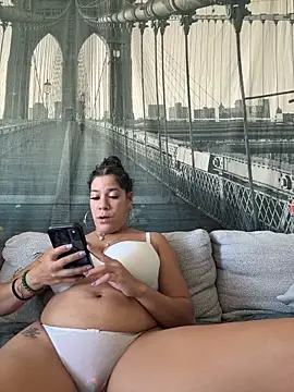 Bigbuttbrooklynn online show from March 13, 7:08 pm