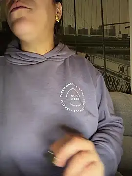 Bigbuttbrooklynn online show from April 8, 6:37 am