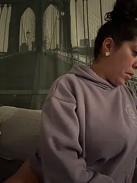 Bigbuttbrooklynn online show from April 7, 6:04 am