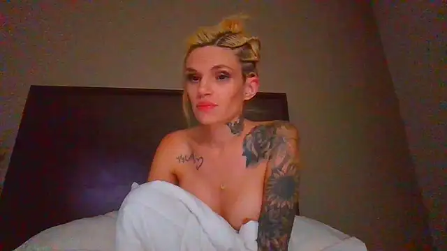 Diamondmodel95 online show from May 23, 2:43 am