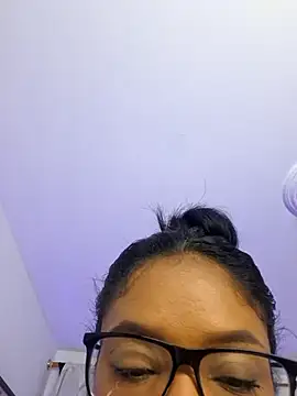 Soymaria   online show from April 4, 9:16 am