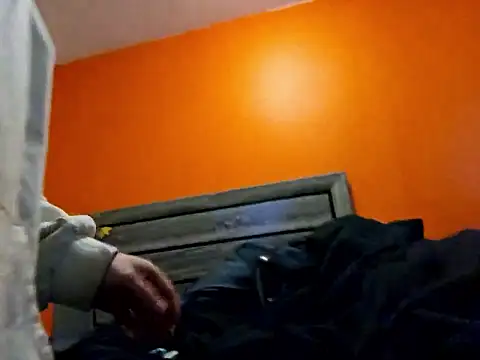 Hydro-Blastz online show from December 18, 3:38 pm