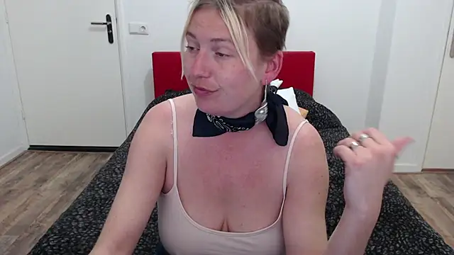 Snapshot of cumfun chatting on March 21, 2:18 pm cumfun online show from March 21, 2:18 pm