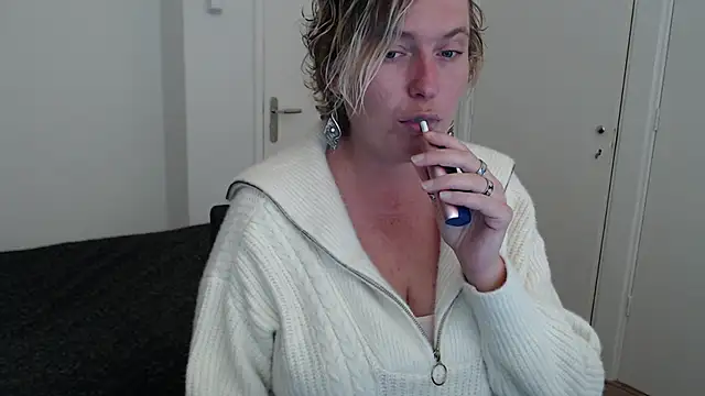 Snapshot of cumfun chatting on October 13, 6:59 am cumfun online show from October 13, 6:59 am