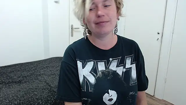 Snapshot of cumfun chatting on October 12, 5:36 pm cumfun online show from October 12, 5:36 pm