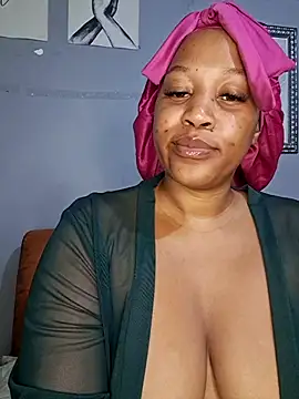Snapshot of Toya_P chatting on June 22, 7:16 am Toya P online show from June 22, 7:16 am