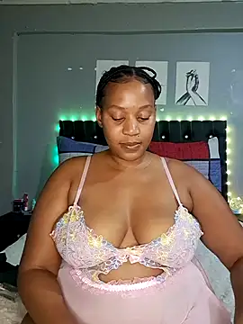 Toya P online show from November 4, 7:50 pm