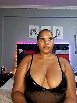 Toya P online show from November 13, 7:07 pm