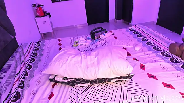 victoriamoon1 online show from March 27, 9:32 am