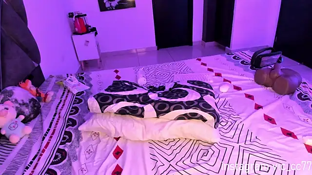 victoriamoon1 online show from March 28, 5:30 am