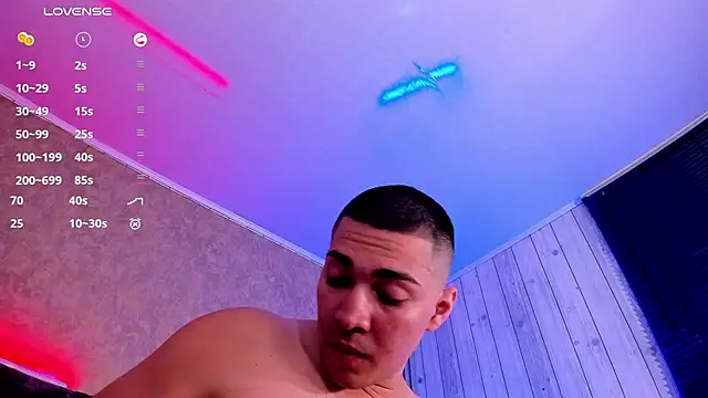 Snapshot of JUANDIAMONDS98 chatting on February 23, 4:24 pm JUANDIAMONDS98 online show from February 23, 4:24 pm