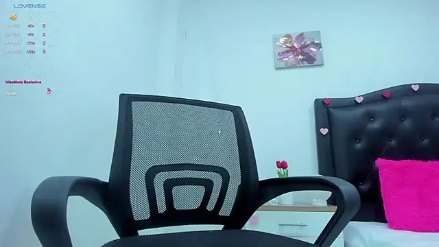 Snapshot of ariana19x chatting on January 27, 12:48 pm ariana19x online show from January 27, 12:48 pm