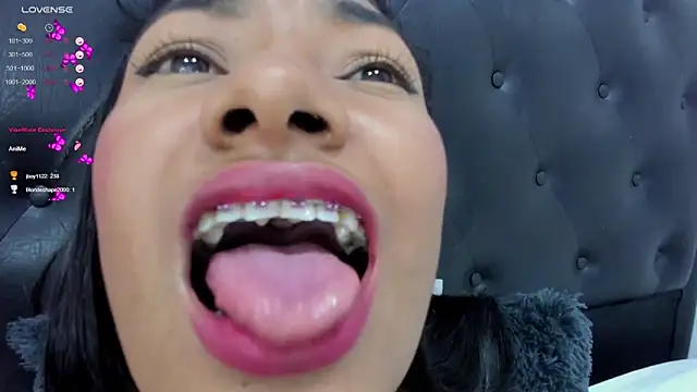 Snapshot of ariana19x chatting on February 4, 3:47 pm ariana19x online show from February 4, 3:47 pm