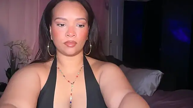 Snapshot of SashaEstrella chatting on June 17, 6:24 am SashaEstrella online show from June 17, 6:24 am