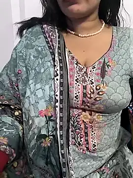 Snapshot of lovely_zara chatting on March 7, 6:33 pm lovely zara online show from March 7, 6:33 pm