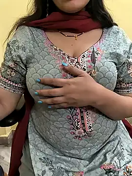 Snapshot of lovely_zara chatting on December 19, 6:23 pm lovely zara online show from December 19, 6:23 pm