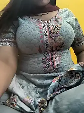 Snapshot of lovely_zara chatting on December 19, 10:13 am lovely zara online show from December 19, 10:13 am
