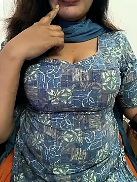 Snapshot of lovely_zara chatting on October 1, 6:56 pm lovely zara online show from October 1, 6:56 pm