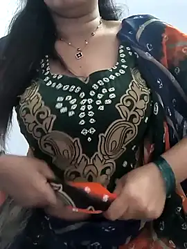 Snapshot of lovely_zara chatting on March 21, 8:18 pm lovely zara online show from March 21, 8:18 pm