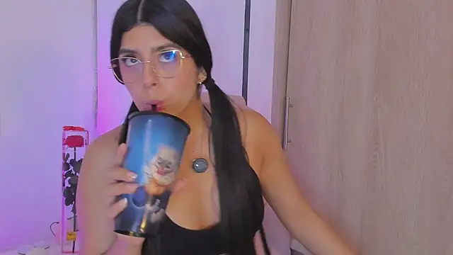 Snapshot of AnastaciaBlake chatting on November 7, 5:34 am AnastaciaBlake online show from November 7, 5:34 am