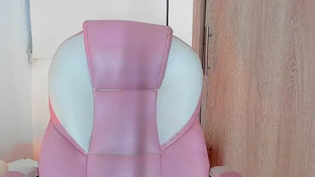 Snapshot of AnastaciaBlake chatting on February 27, 9:07 am AnastaciaBlake online show from February 27, 9:07 am