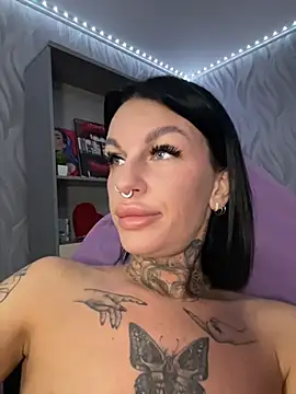 Snapshot of angel_devil_forever chatting on June 16, 10:43 pm angel devil forever online show from June 16, 10:43 pm