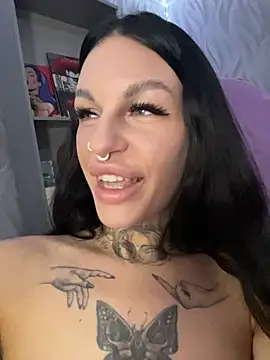 Snapshot of angel_devil_forever chatting on June 21, 8:36 pm angel devil forever online show from June 21, 8:36 pm