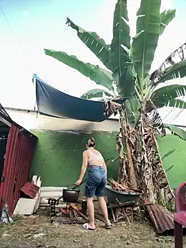 Snapshot of Danielavegax chatting on December 14, 9:09 pm Danielavegax online show from December 14, 9:09 pm