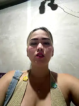Snapshot of Danielavegax chatting on November 16, 4:50 am Danielavegax online show from November 16, 4:50 am
