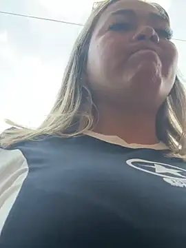 Danielavegax online show from December 18, 5:06 pm