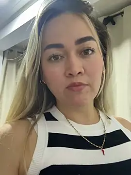 Snapshot of Danielavegax chatting on May 27, 6:10 am Danielavegax online show from May 27, 6:10 am