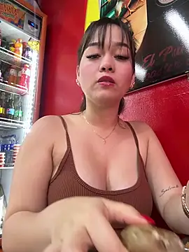 Snapshot of Danielavegax chatting on January 25, 9:35 pm Danielavegax online show from January 25, 9:35 pm