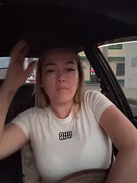 Danielavegax online show from March 20, 11:17 pm