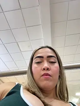 Snapshot of Danielavegax chatting on October 1, 11:19 pm Danielavegax online show from October 1, 11:19 pm