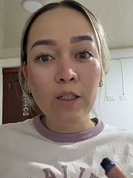 Danielavegax online show from May 10, 2:26 am