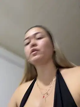 Danielavegax online show from May 8, 11:30 pm