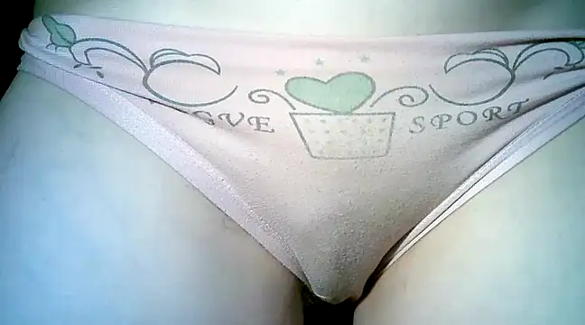 VikkyVikiss online show from March 19, 8:22 pm